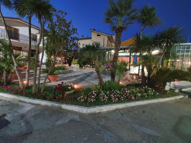 Hotel Ristorante La Campagnola Cassino Exteriör bild